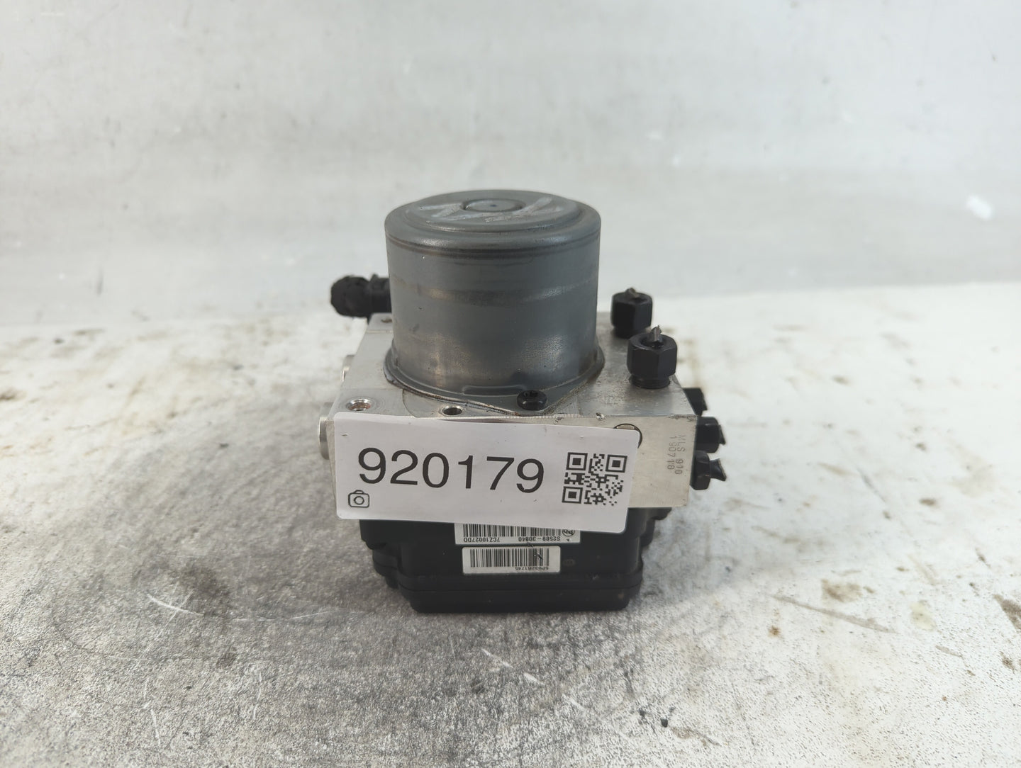 2017-2018 Hyundai Santa Fe ABS Pump Control Module Replacement P/N:61589-43200 Fits Fits 2017 2018 OEM Used Auto Parts - Oem