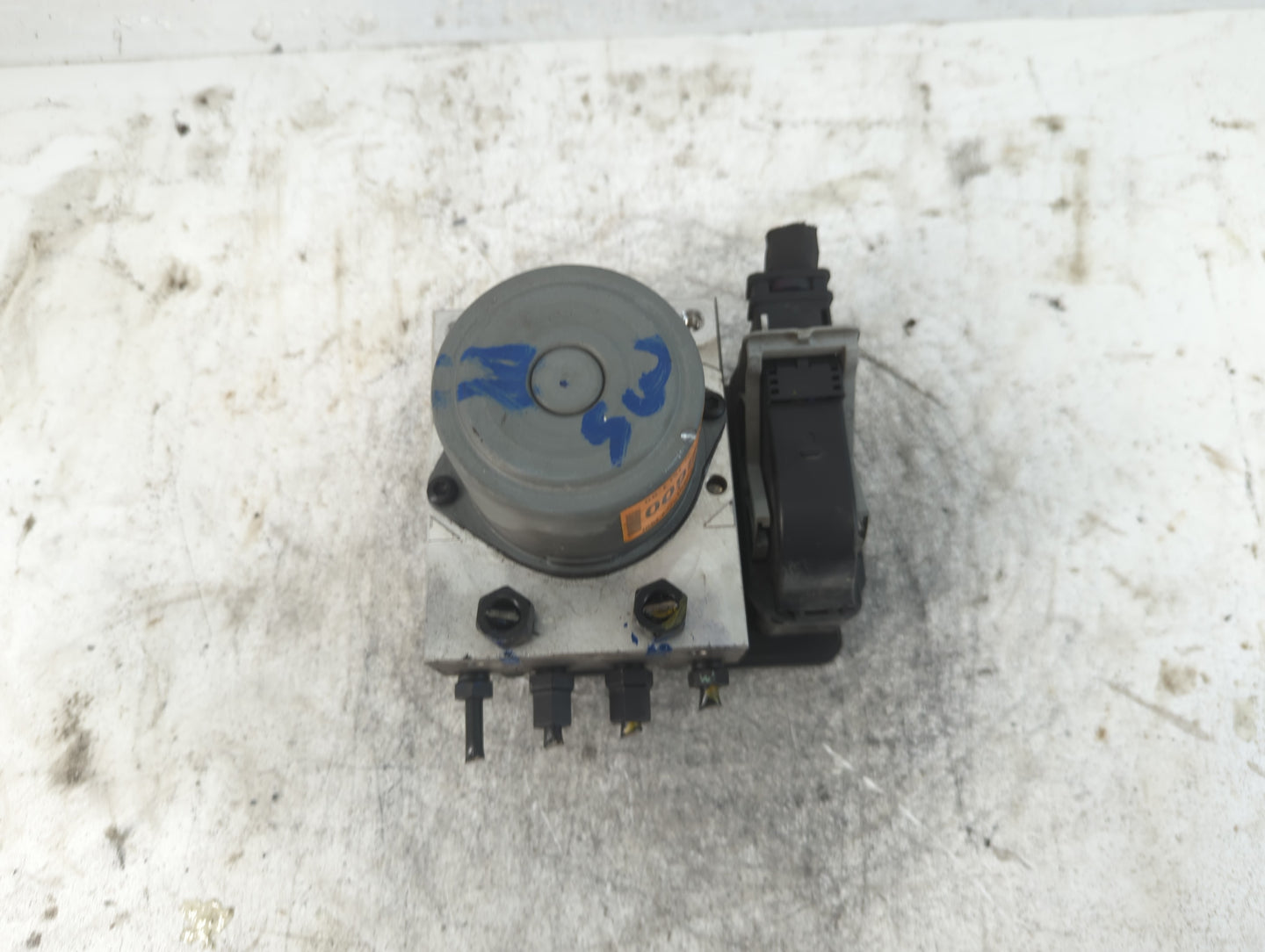 2019-2020 Hyundai Santa Fe ABS Pump Control Module Replacement P/N:61589-43200 Fits Fits 2019 2020 OEM Used Auto Parts - Oem