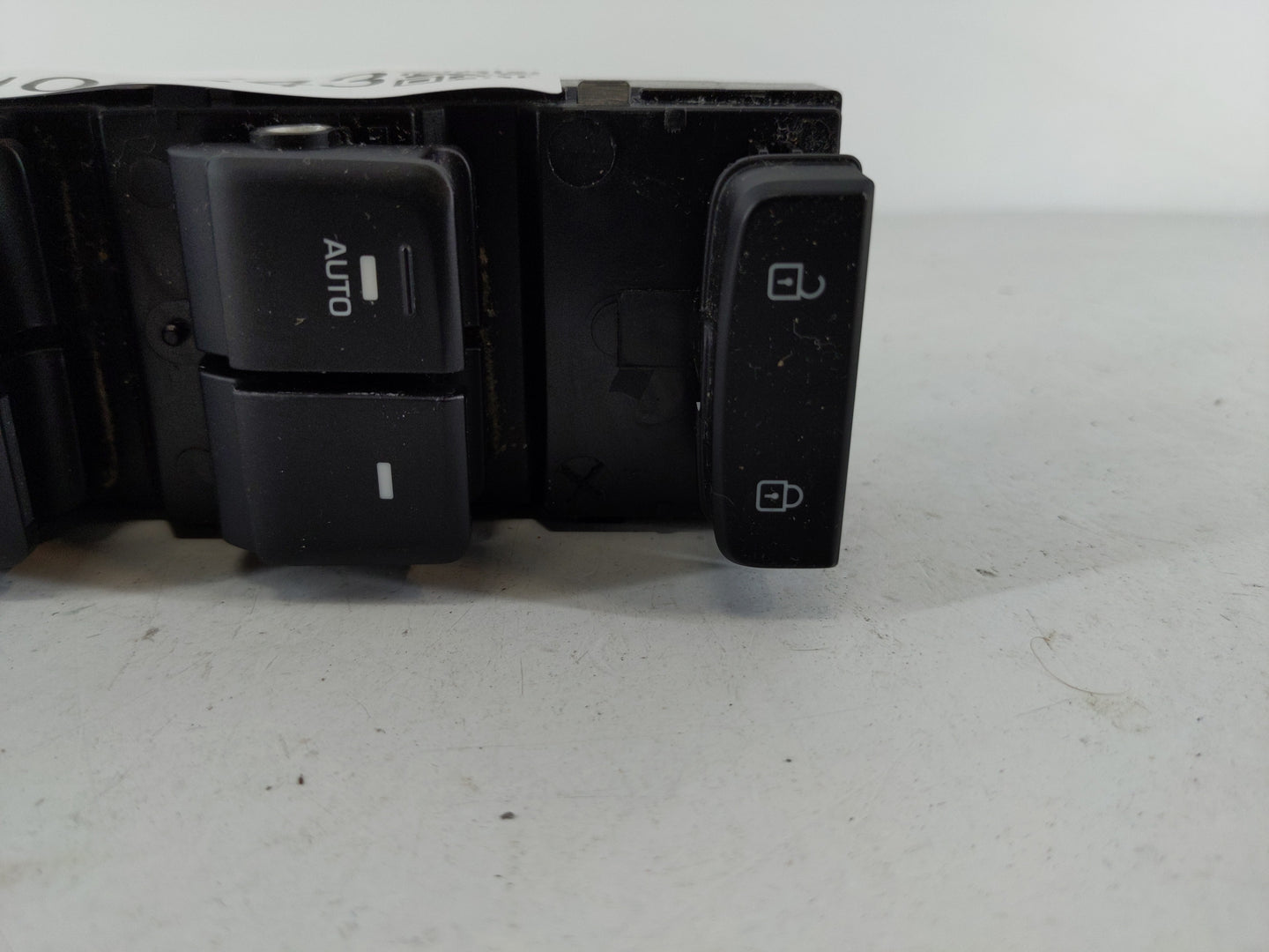 2015-2019 Hyundai Sonata Master Power Window Switch Replacement Driver Side Left P/N:93570-C1000 Fits OEM Used Auto Parts - 