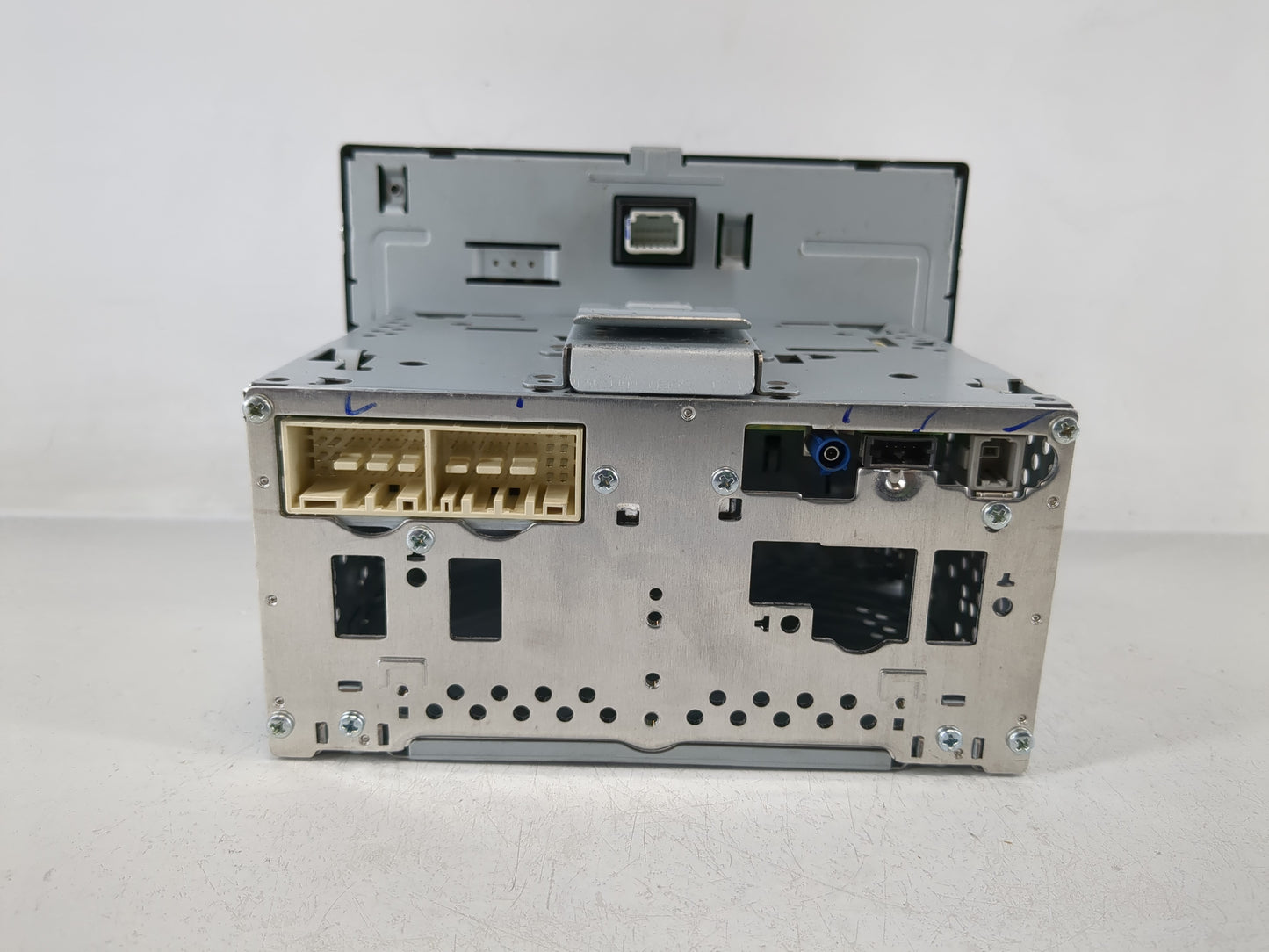 2018-2019 Hyundai Sonata Radio AM FM Cd Player Receiver Replacement P/N:96160-C2UA04X Fits Fits 2018 2019 OEM Used Auto Part