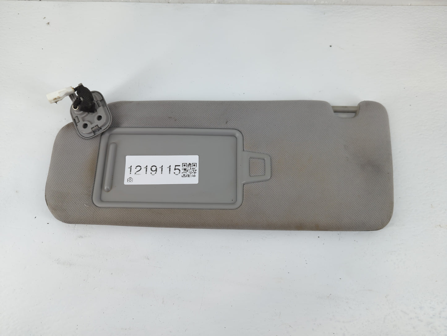 2015-2019 Hyundai Sonata Sun Visor Shade Replacement Driver Left Mirror Fits Fits 2015 2016 2017 2018 2019 OEM Used Auto Par