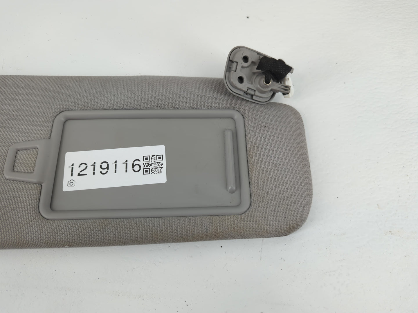 2015-2019 Hyundai Sonata Sun Visor Shade Replacement Passenger Right Mirror Fits Fits 2015 2016 2017 2018 2019 OEM Used Auto