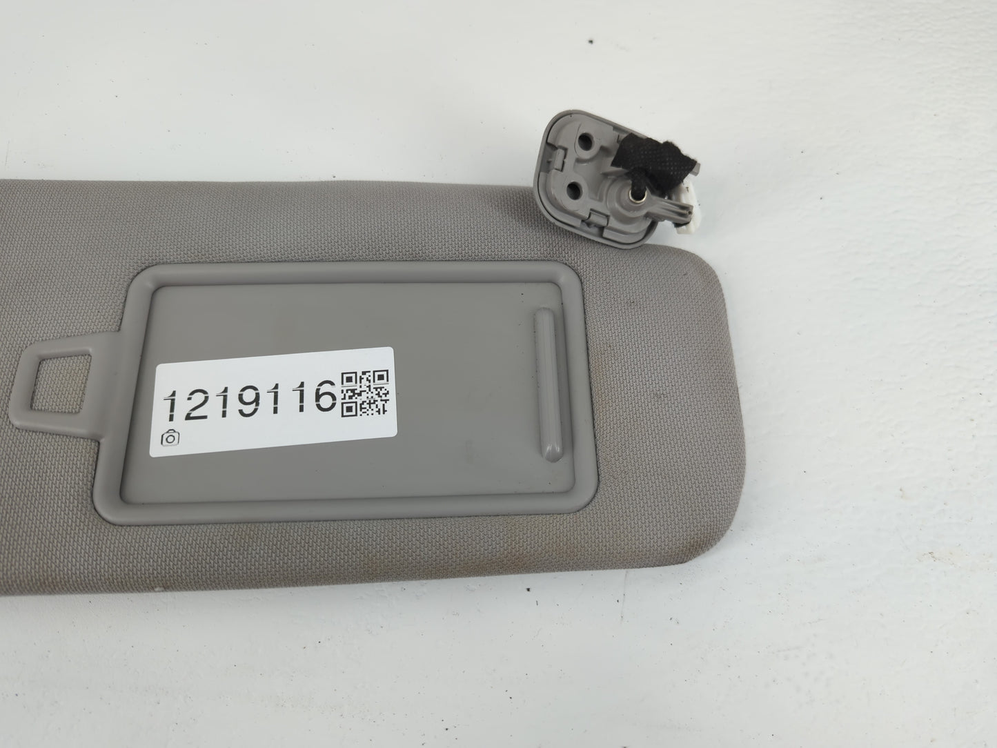 2015-2019 Hyundai Sonata Sun Visor Shade Replacement Passenger Right Mirror Fits Fits 2015 2016 2017 2018 2019 OEM Used Auto