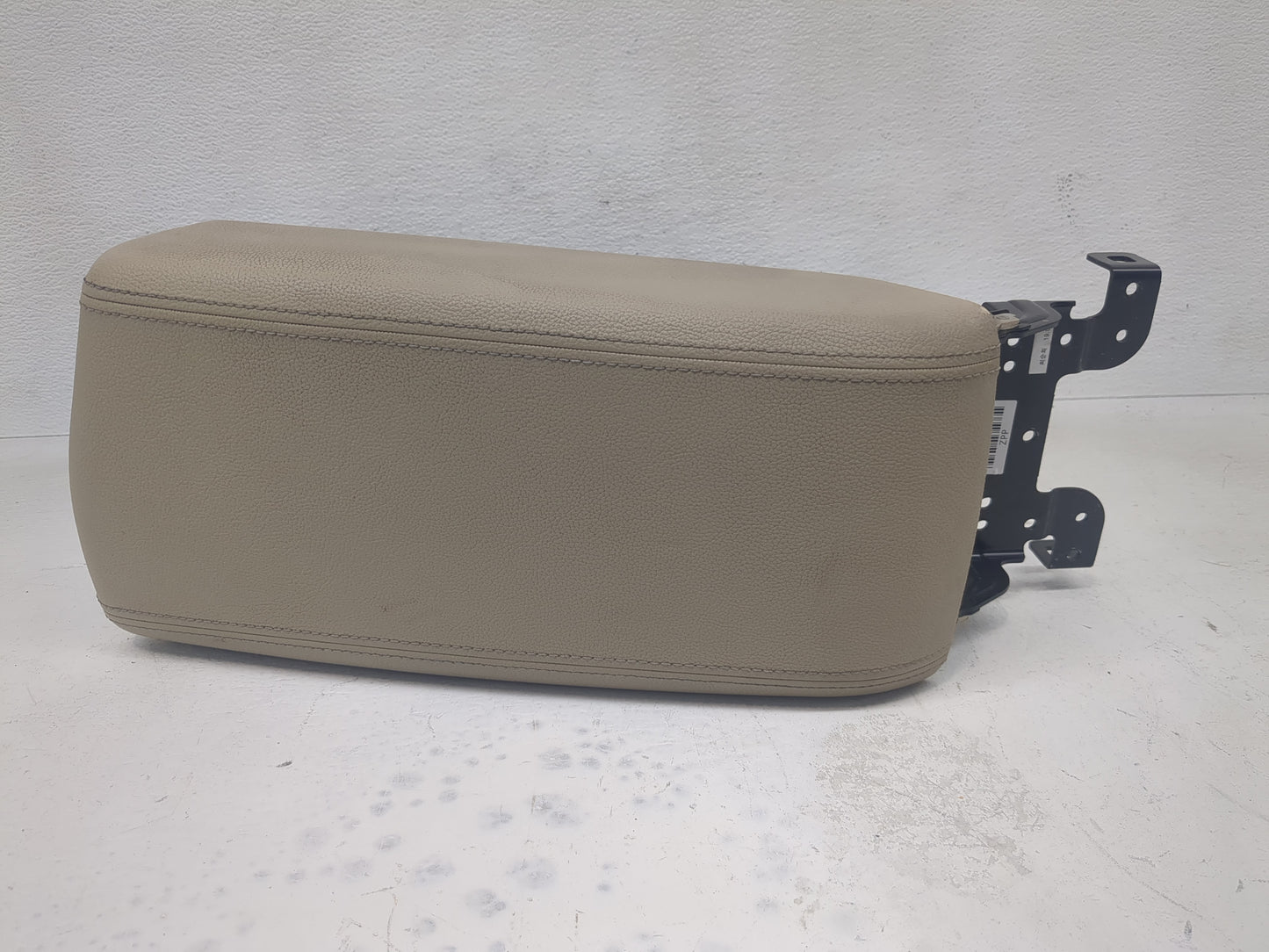 2019 Hyundai Sonata Center Console Armrest Cover Lid Fits OEM Used Auto Parts - Oemusedautoparts1.com