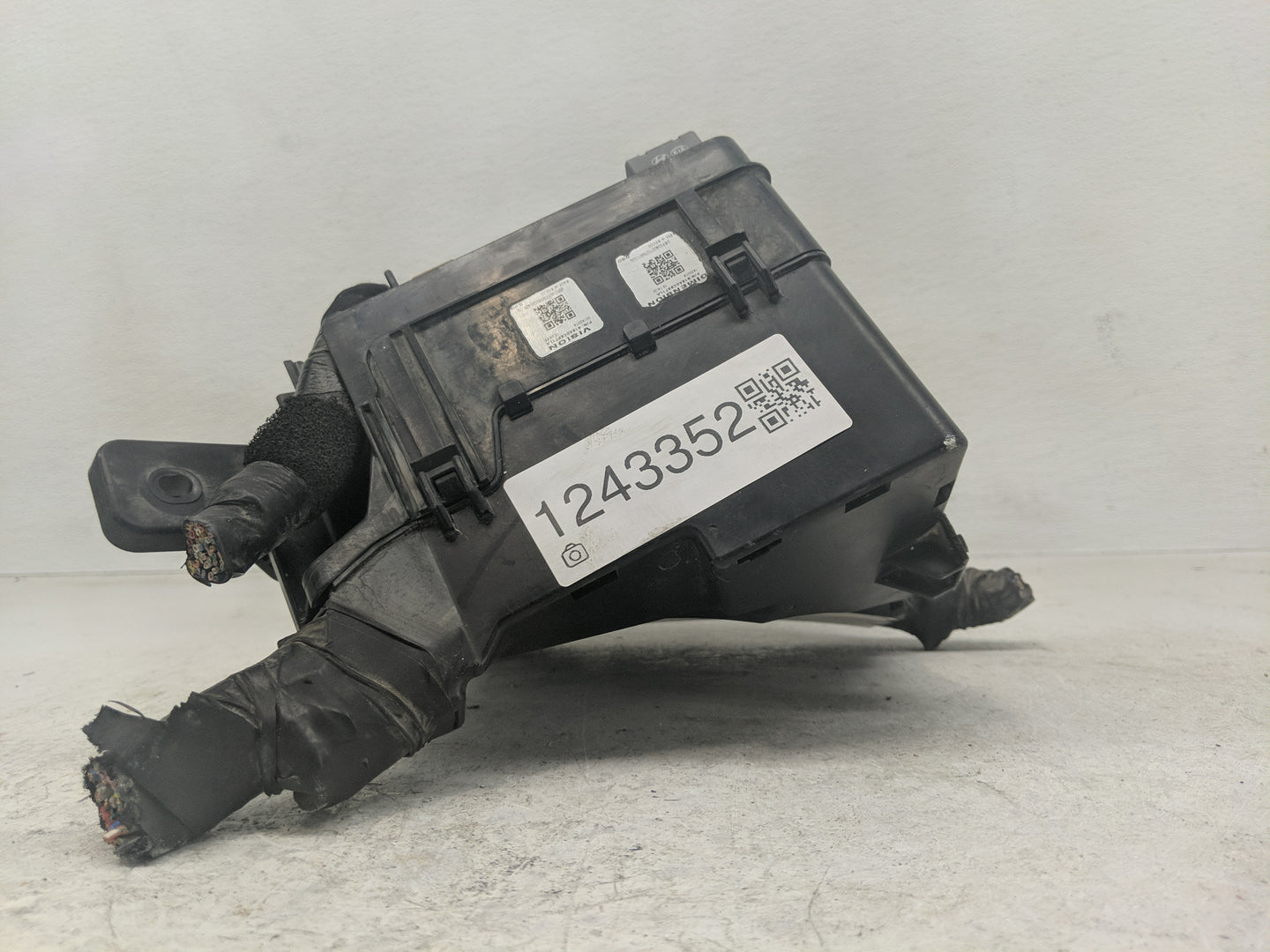 2019 Hyundai Sonata Fusebox Fuse Box Panel Relay Module Fits OEM Used Auto Parts - Oemusedautoparts1.com