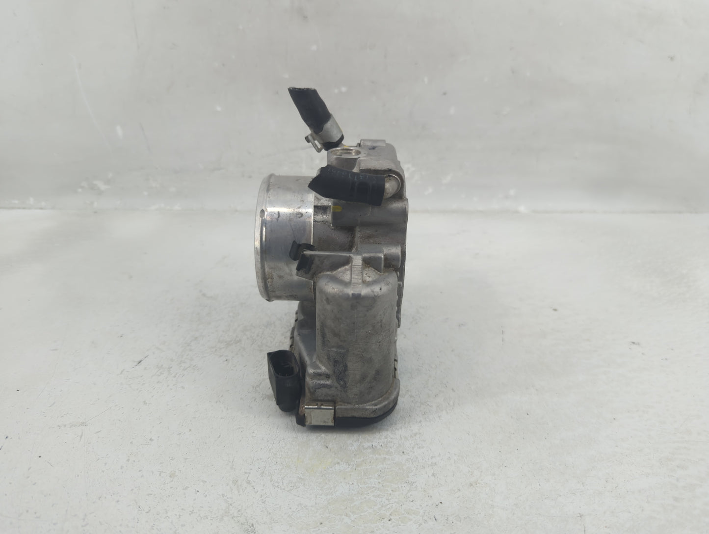 2015-2019 Hyundai Sonata Throttle Body P/N:35100-2G600 Fits Fits 2015 2016 2017 2018 2019 2020 2021 OEM Used Auto Parts - Oe
