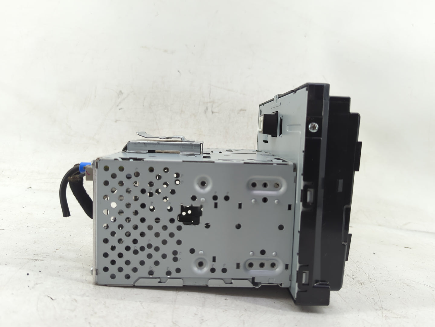 2018-2019 Hyundai Sonata Radio AM FM Cd Player Receiver Replacement P/N:96160C2UA04X Fits Fits 2018 2019 OEM Used Auto Parts