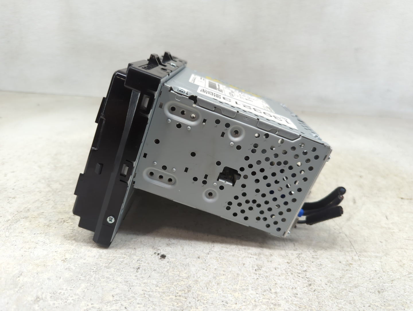 2018-2019 Hyundai Sonata Radio AM FM Cd Player Receiver Replacement P/N:96160-C2UA04X Fits Fits 2018 2019 OEM Used Auto Part