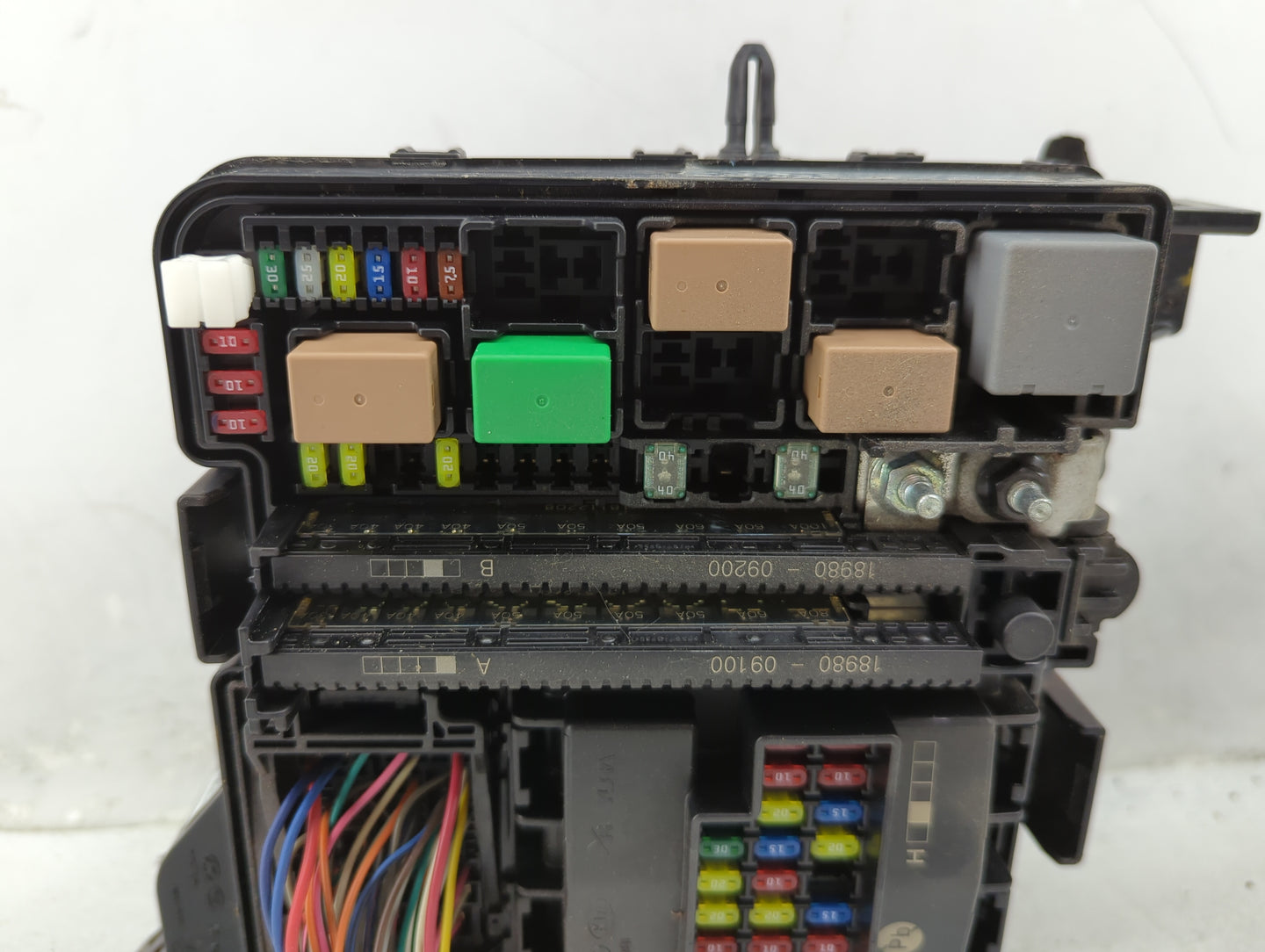 2018-2019 Hyundai Sonata Fusebox Fuse Box Panel Relay Module P/N:6423-0102-7-000 Fits Fits 2018 2019 OEM Used Auto Parts - O