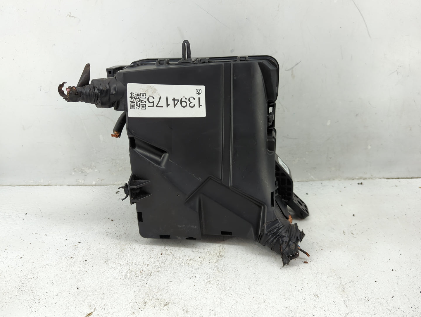 2018-2019 Hyundai Sonata Fusebox Fuse Box Panel Relay Module P/N:6423-0102-7-000 Fits Fits 2018 2019 OEM Used Auto Parts - O