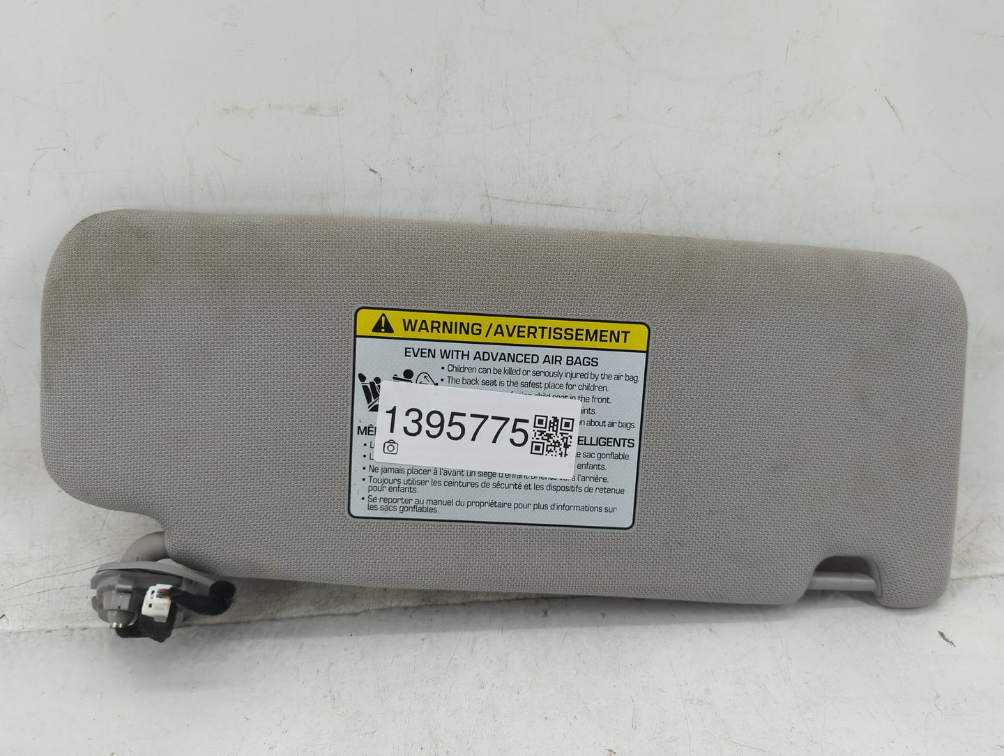 2015-2019 Hyundai Sonata Sun Visor Shade Replacement Driver Left Mirror Fits Fits 2015 2016 2017 2018 2019 OEM Used Auto Par