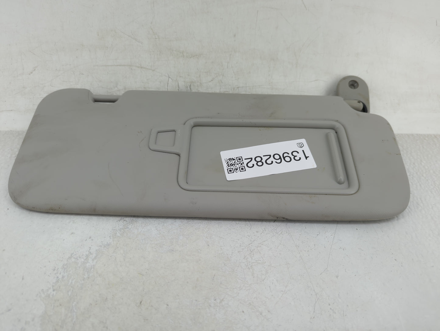 2015-2019 Hyundai Sonata Sun Visor Shade Replacement Passenger Right Mirror Fits Fits 2015 2016 2017 2018 2019 OEM Used Auto