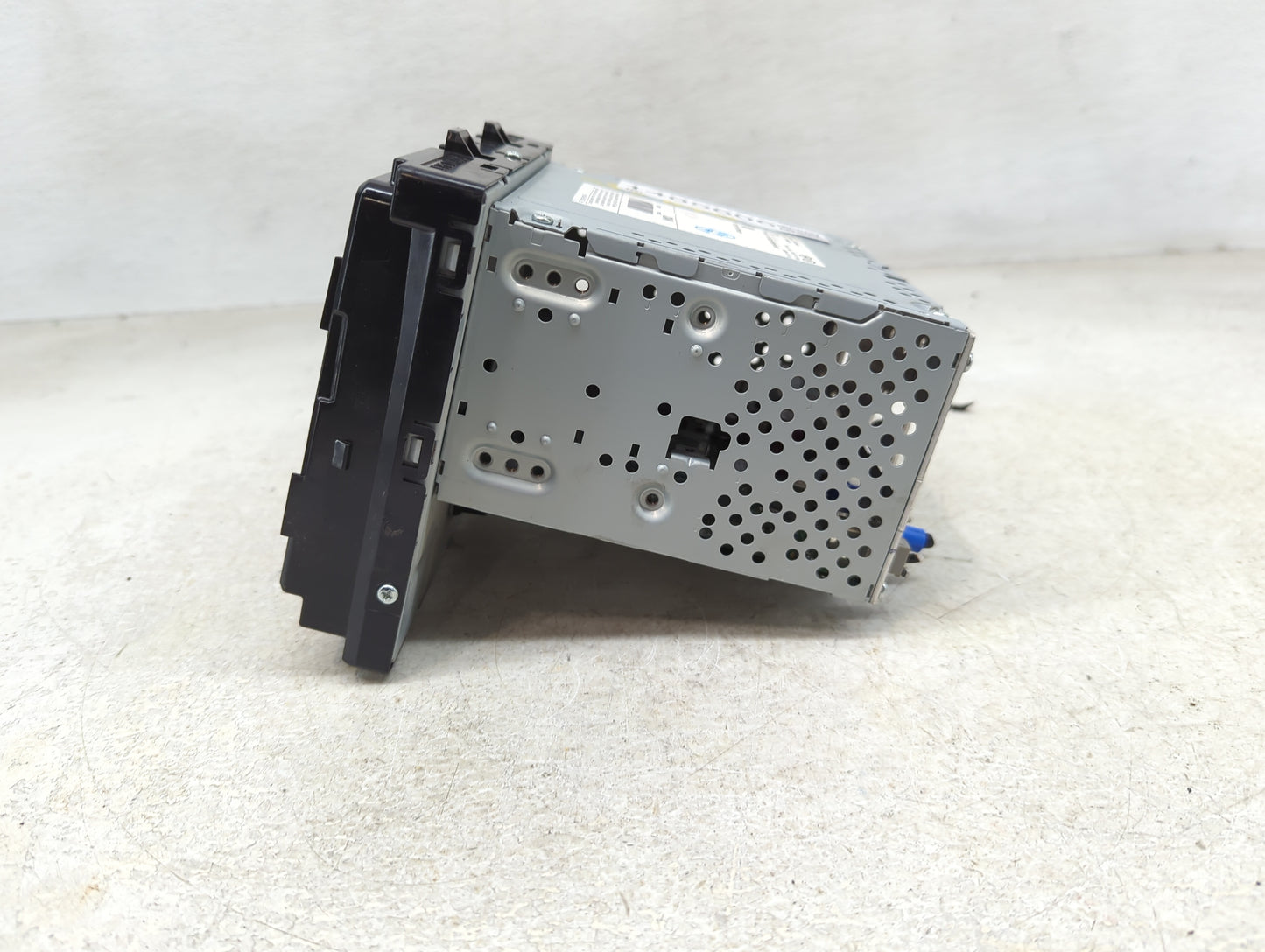 2018-2019 Hyundai Sonata Radio AM FM Cd Player Receiver Replacement P/N:96160C2UA04X Fits Fits 2018 2019 OEM Used Auto Parts