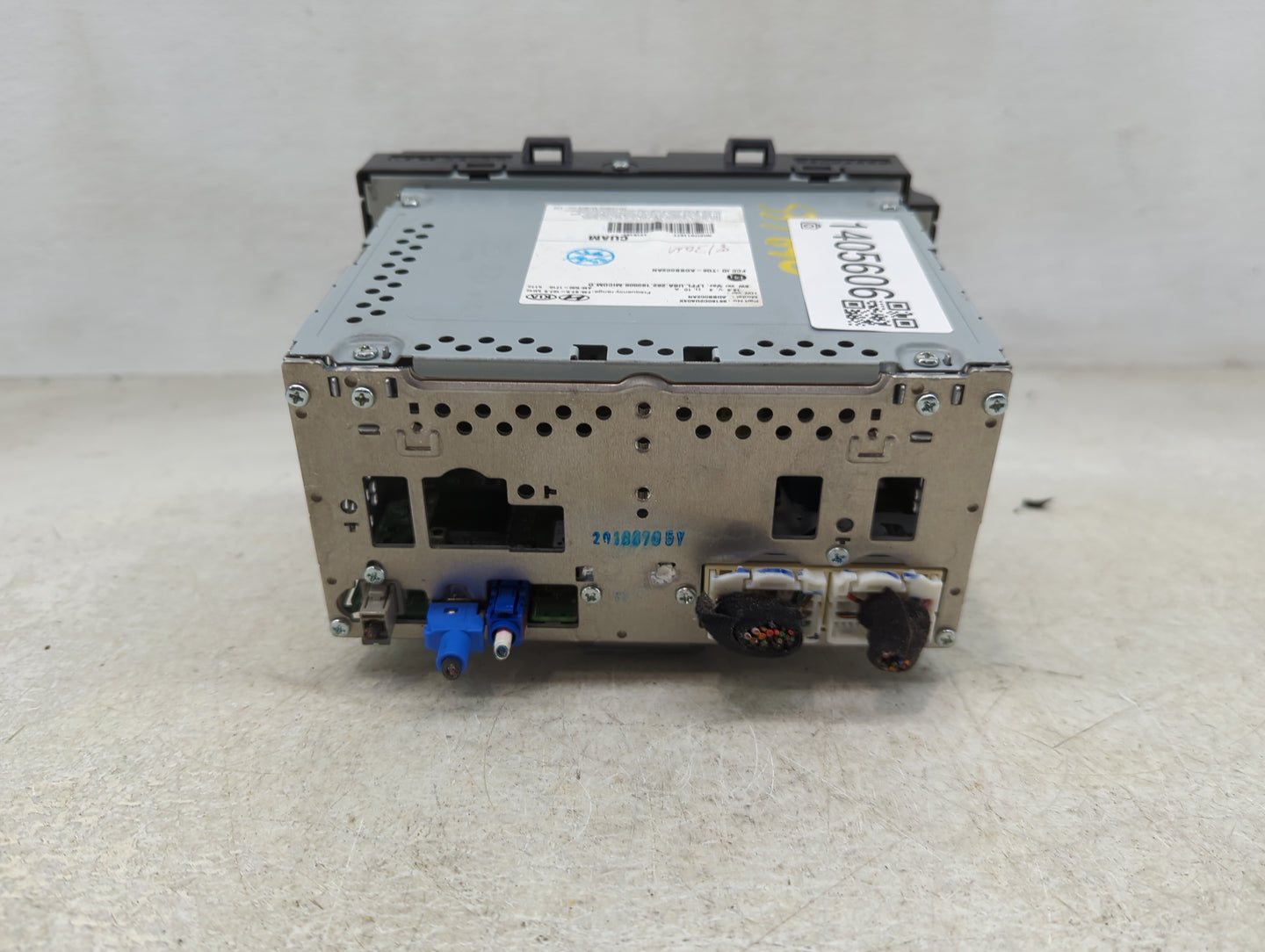 2018-2019 Hyundai Sonata Radio AM FM Cd Player Receiver Replacement P/N:96160C2UA04X Fits Fits 2018 2019 OEM Used Auto Parts