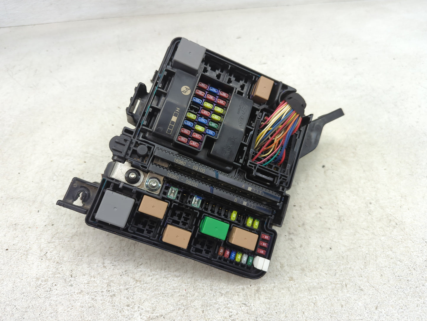 2018-2019 Hyundai Sonata Fusebox Fuse Box Panel Relay Module P/N:91951-C2850 Fits Fits 2018 2019 OEM Used Auto Parts - Oemus