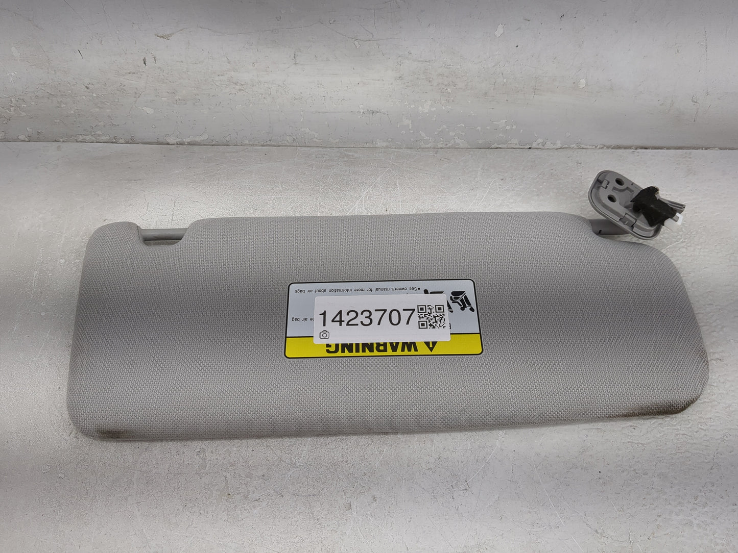 2015-2019 Hyundai Sonata Sun Visor Shade Replacement Driver Left Mirror Fits Fits 2015 2016 2017 2018 2019 OEM Used Auto Par