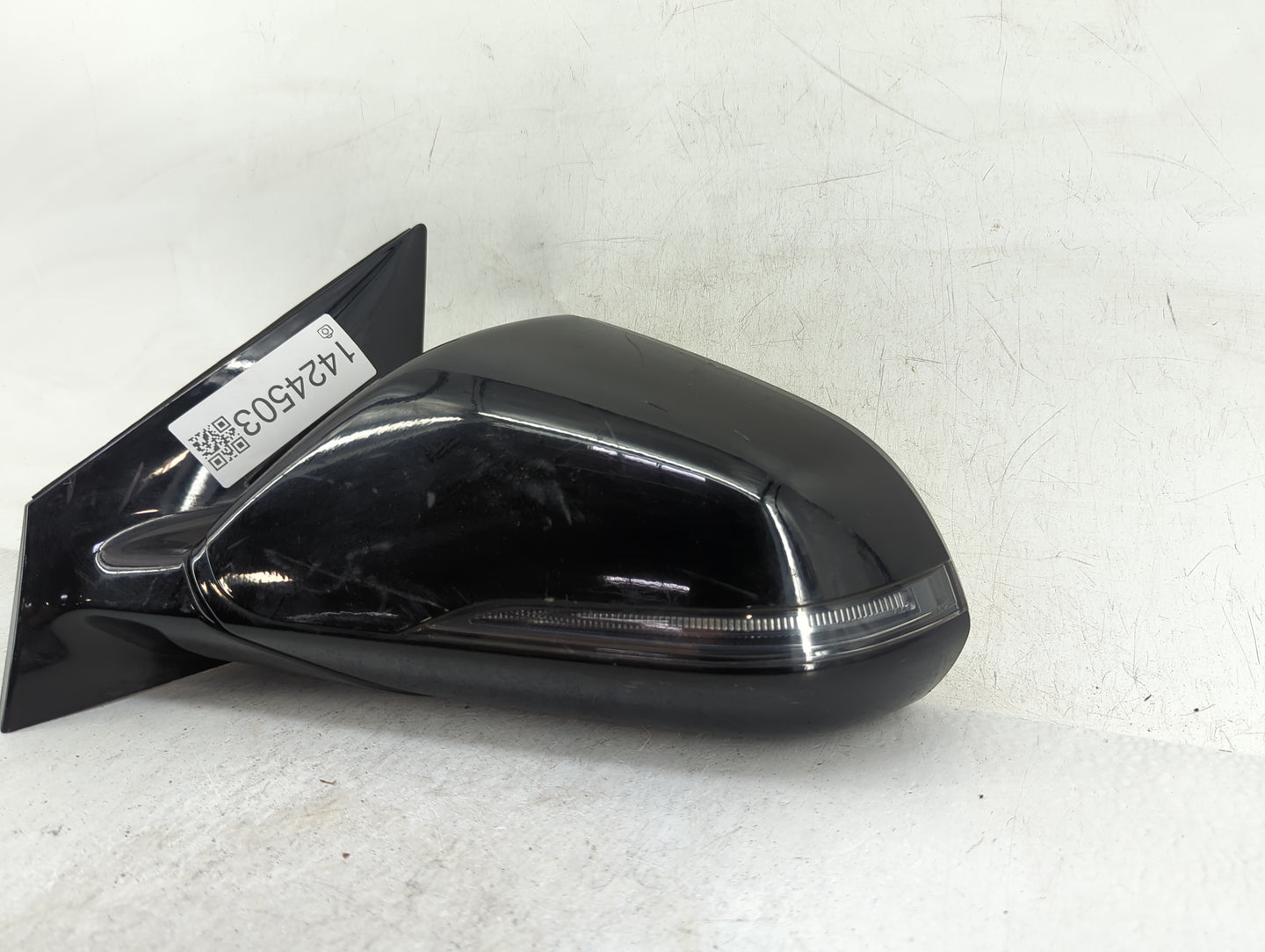2018-2019 Hyundai Sonata Driver Side View Mirror - Left Door Mirror OEM Used - Oemusedautoparts1.com
