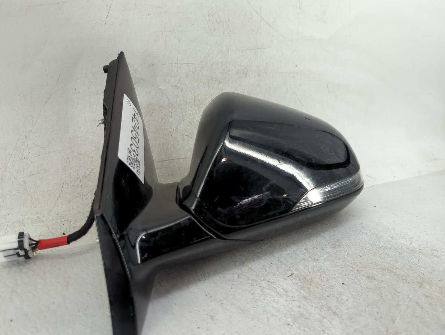 2018-2019 Hyundai Sonata Driver Side View Mirror - Left Door Mirror OEM Used - Oemusedautoparts1.com