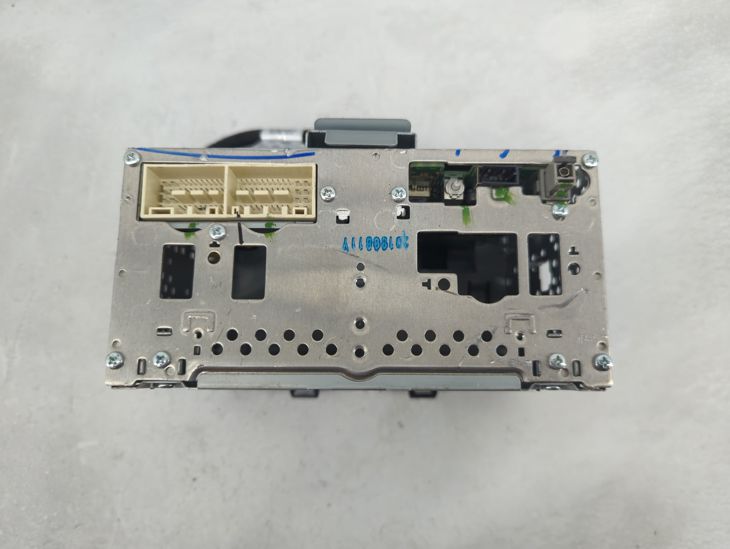 2018-2019 Hyundai Sonata Radio AM FM Cd Player Receiver Replacement P/N:96160C2UA04X Fits Fits 2018 2019 OEM Used Auto Parts