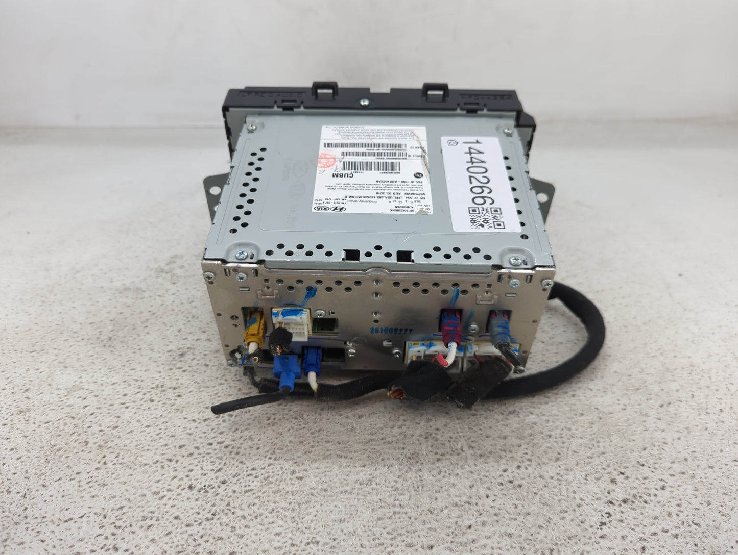 2018-2019 Hyundai Sonata Radio AM FM Cd Player Receiver Replacement P/N:96160C2UB04X Fits Fits 2018 2019 OEM Used Auto Parts