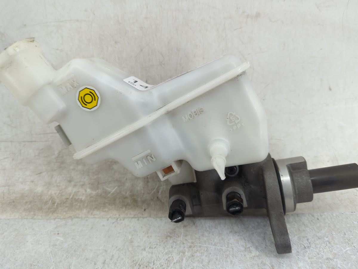 2015-2019 Hyundai Sonata Brake Master Cylinder 1451094 - Oemusedautoparts1.com