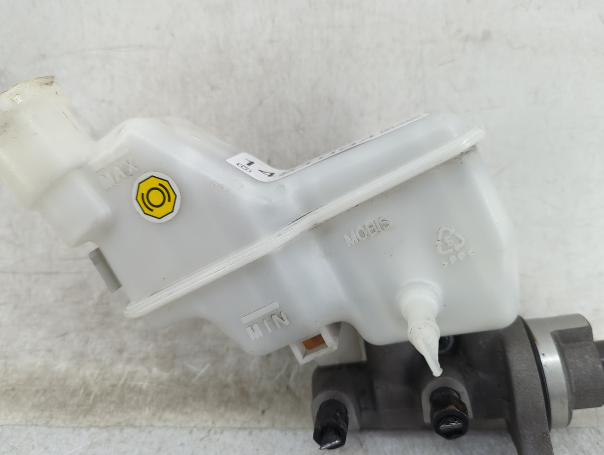 2015-2019 Hyundai Sonata Brake Master Cylinder 1451094 - Oemusedautoparts1.com