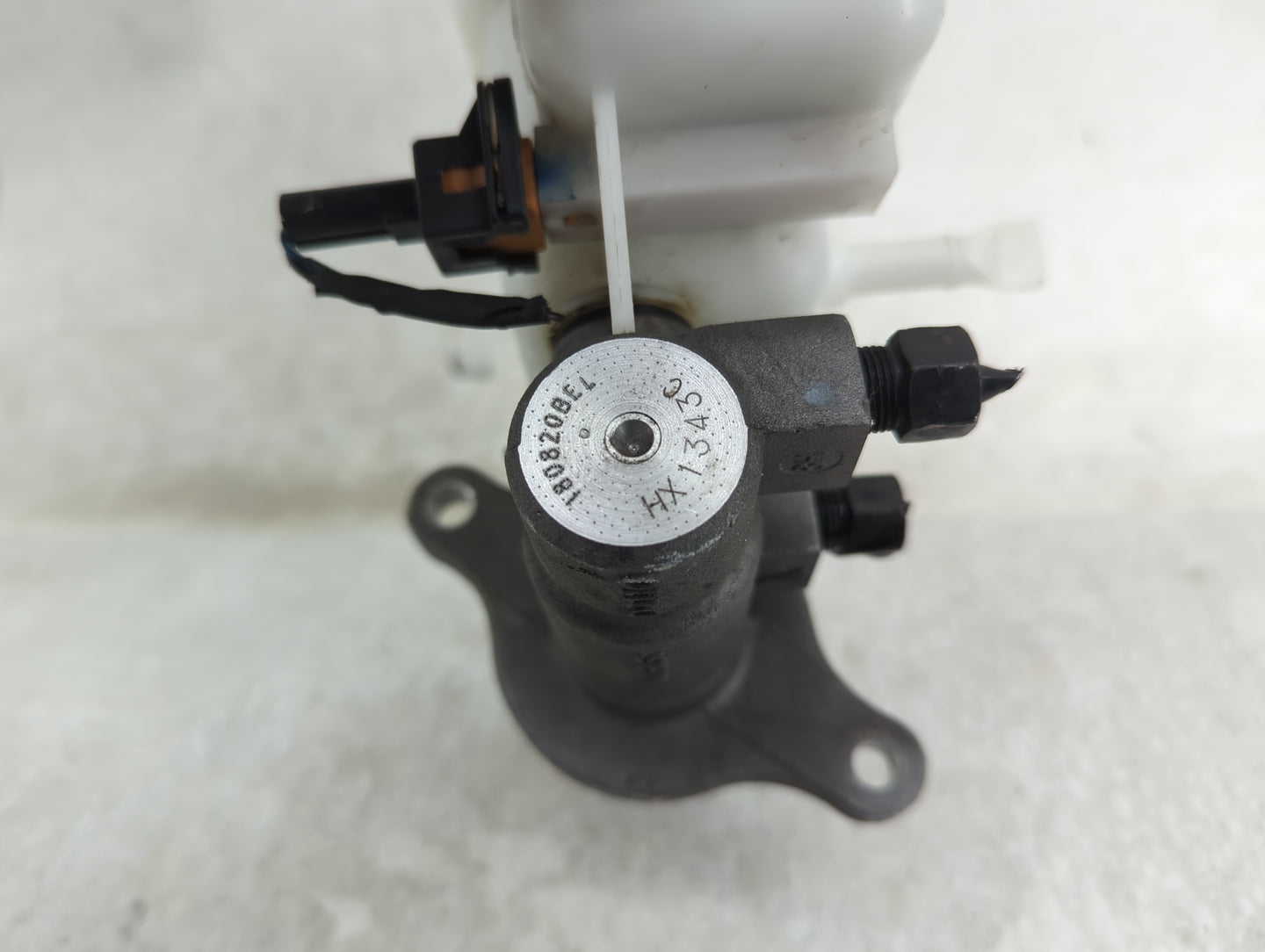 2015-2019 Hyundai Sonata Brake Master Cylinder 1451094 - Oemusedautoparts1.com