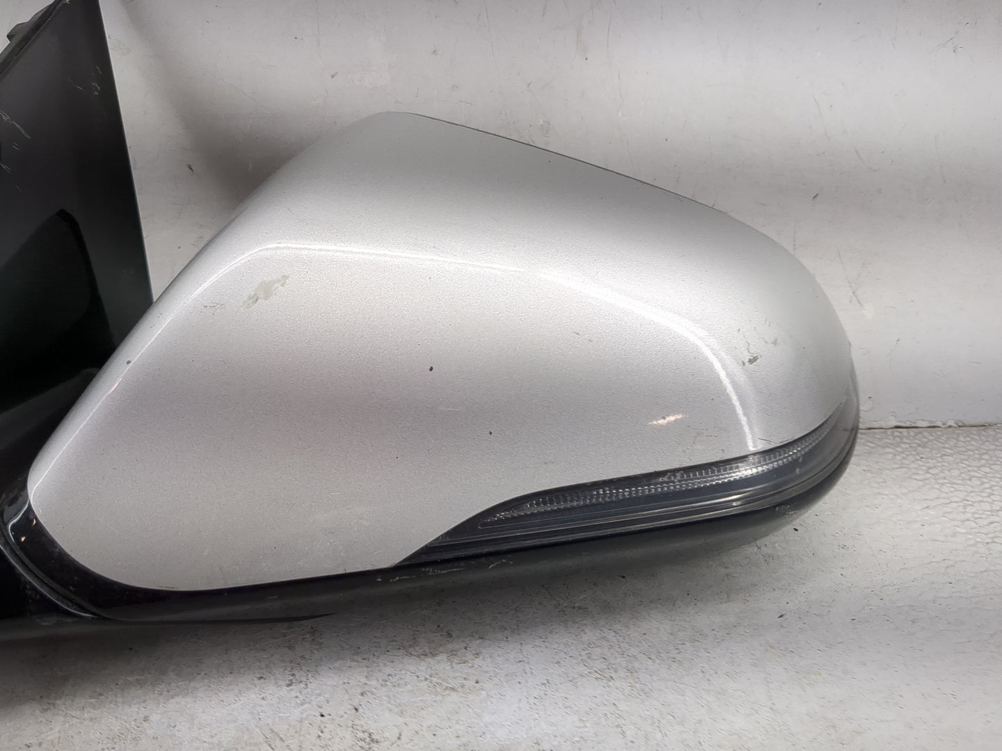 2018-2019 Hyundai Sonata Driver Side View Mirror - Left Door Mirror OEM Used - Oemusedautoparts1.com