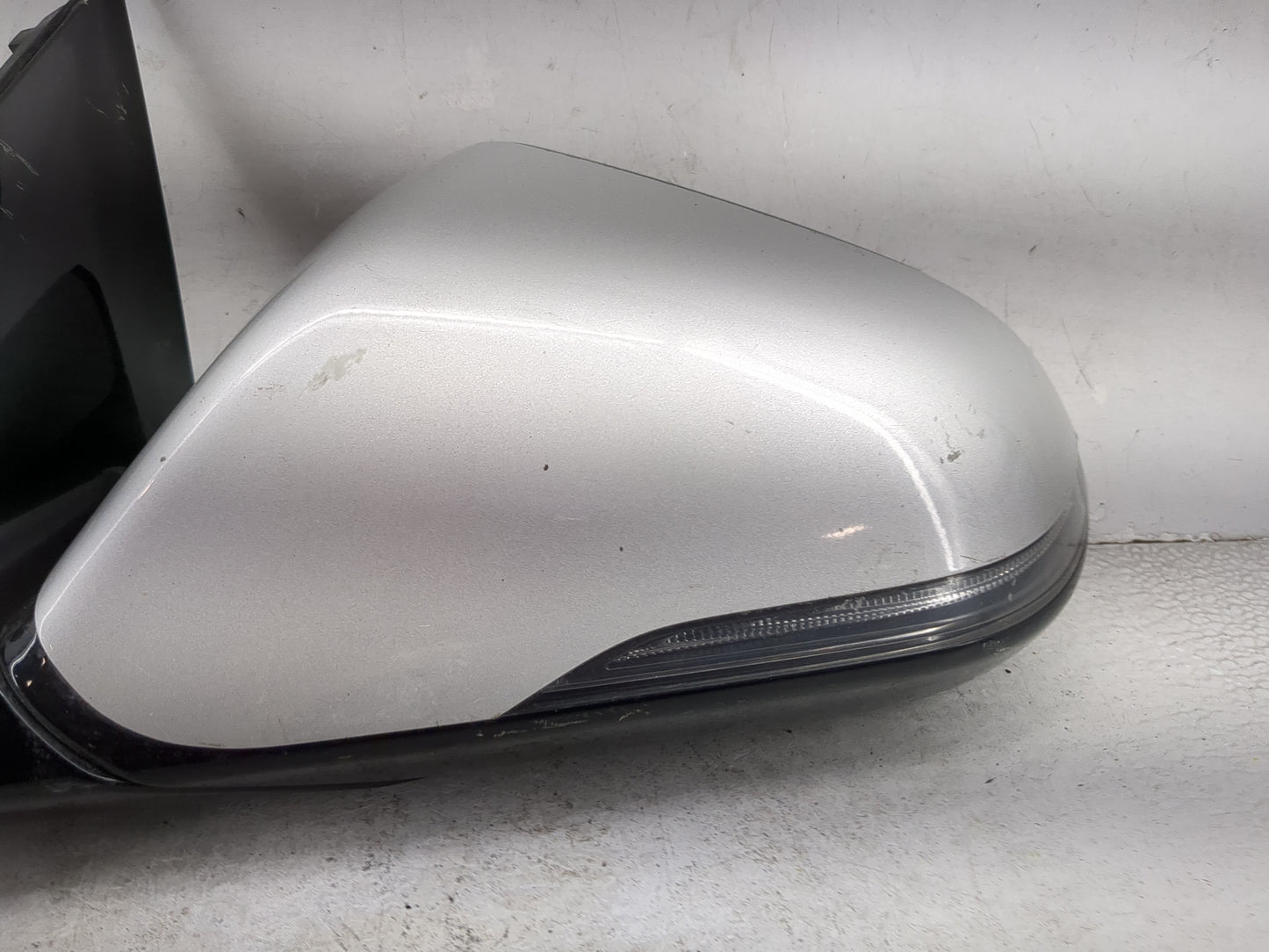 2018-2019 Hyundai Sonata Driver Side View Mirror - Left Door Mirror OEM Used - Oemusedautoparts1.com