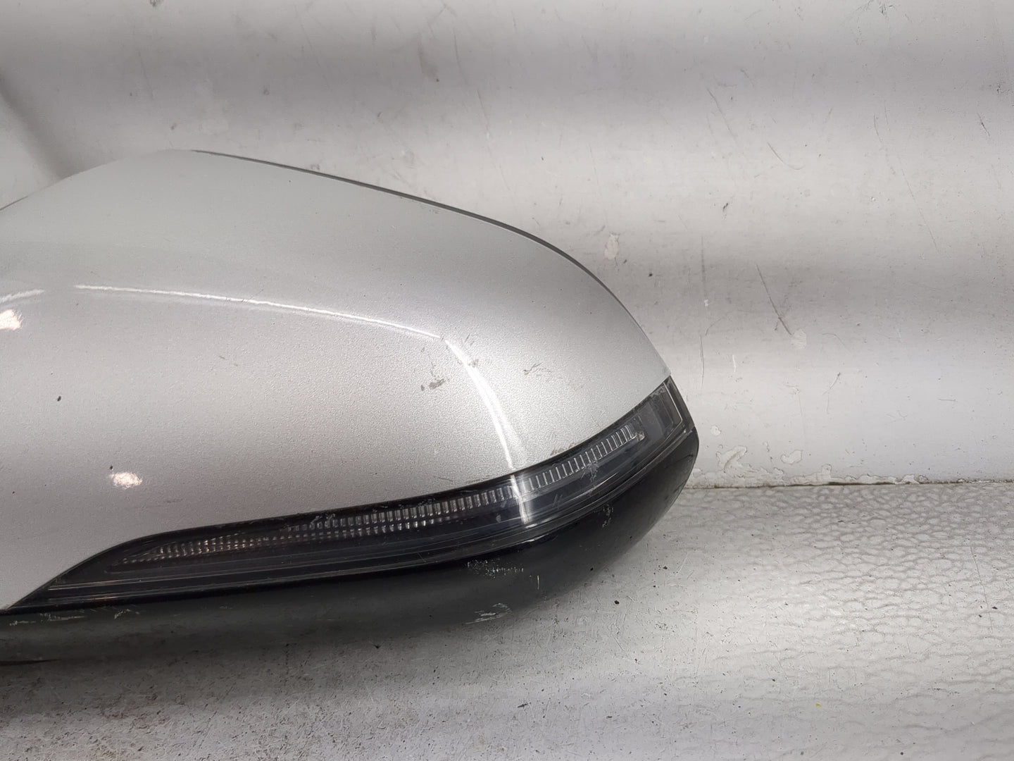 2018-2019 Hyundai Sonata Driver Side View Mirror - Left Door Mirror OEM Used - Oemusedautoparts1.com