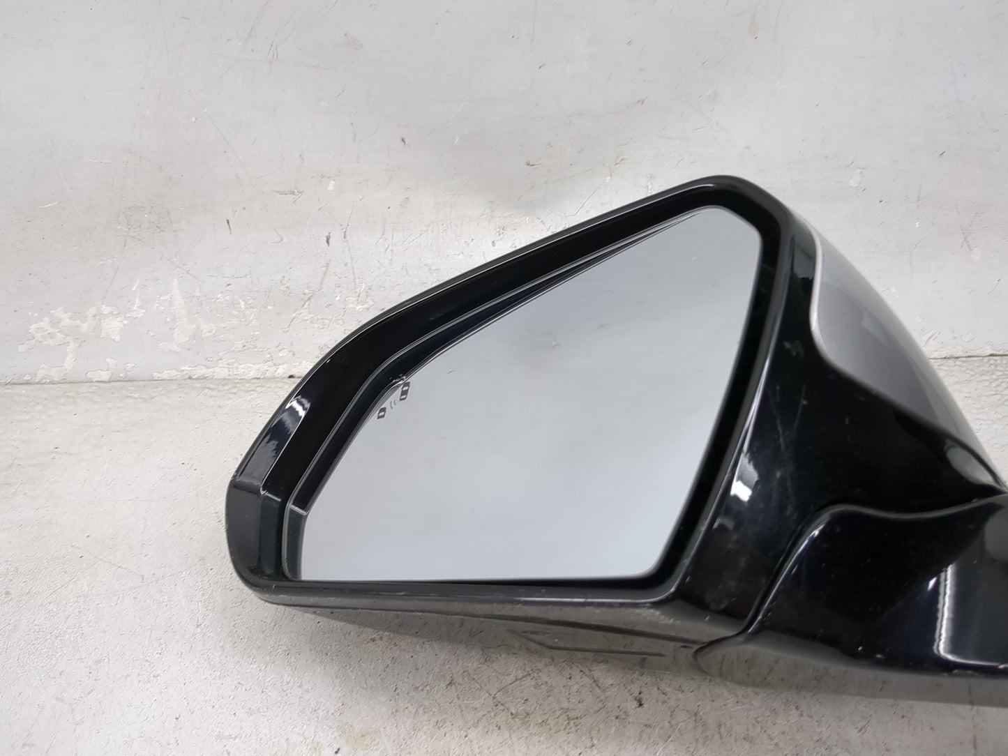 2018-2019 Hyundai Sonata Driver Side View Mirror - Left Door Mirror OEM Used - Oemusedautoparts1.com