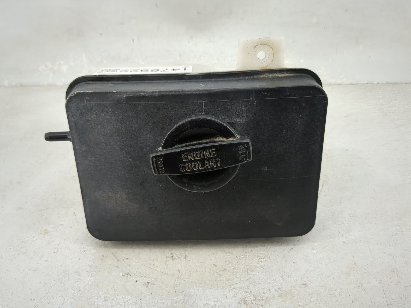 2019 Hyundai Sonata Windshield Washer Fluid Reservoir Bottle Oem 1476922 - Oemusedautoparts1.com