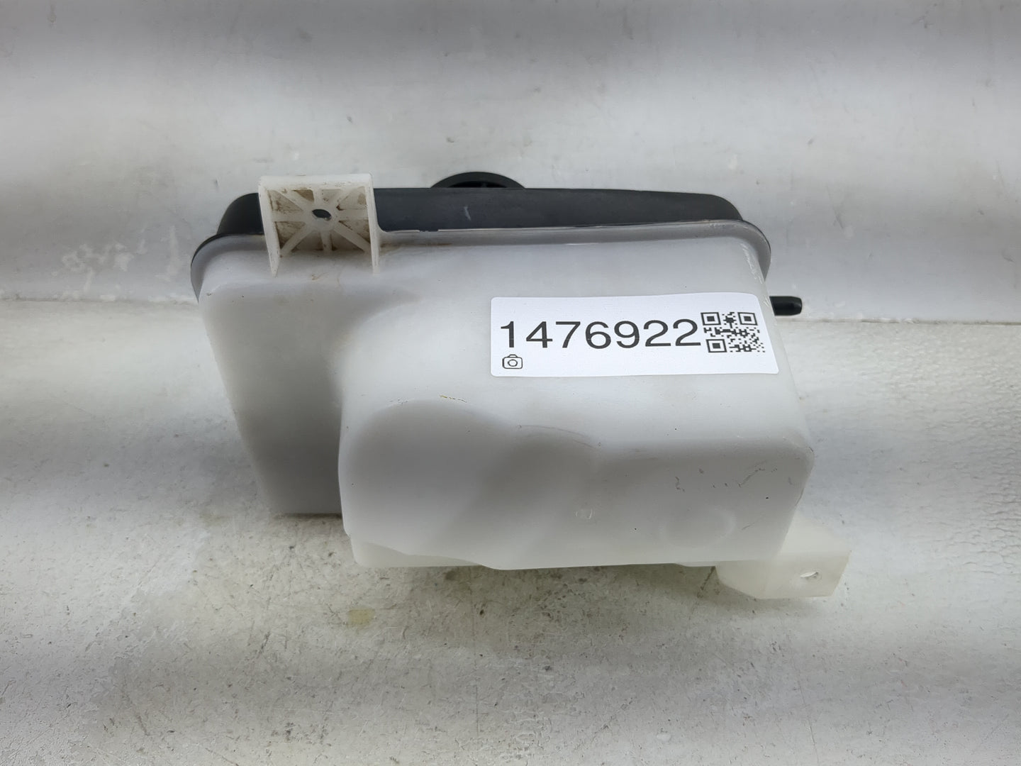2019 Hyundai Sonata Windshield Washer Fluid Reservoir Bottle Oem 1476922 - Oemusedautoparts1.com