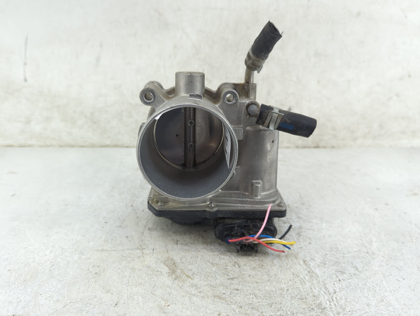 2016-2017 Hyundai Sonata Throttle Body P/N:35100-2E610 Fits Fits 2016 2017 2018 2019 2020 OEM Used Auto Parts - Oemusedautop