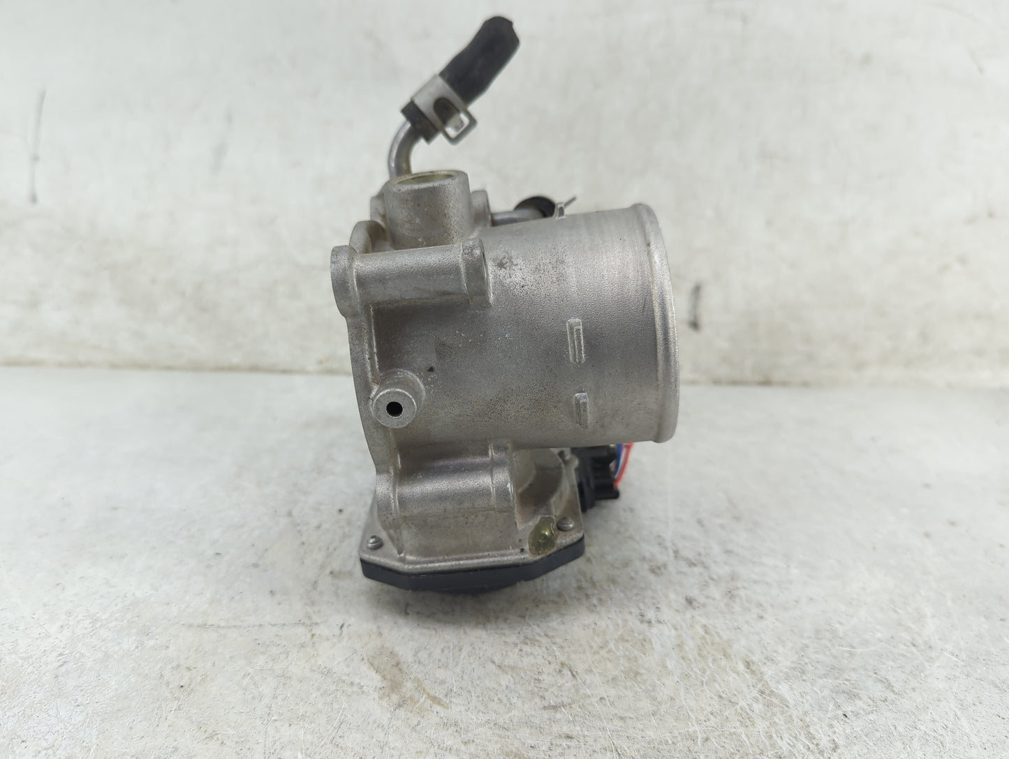 2016-2017 Hyundai Sonata Throttle Body P/N:35100-2E610 Fits Fits 2016 2017 2018 2019 2020 OEM Used Auto Parts - Oemusedautop