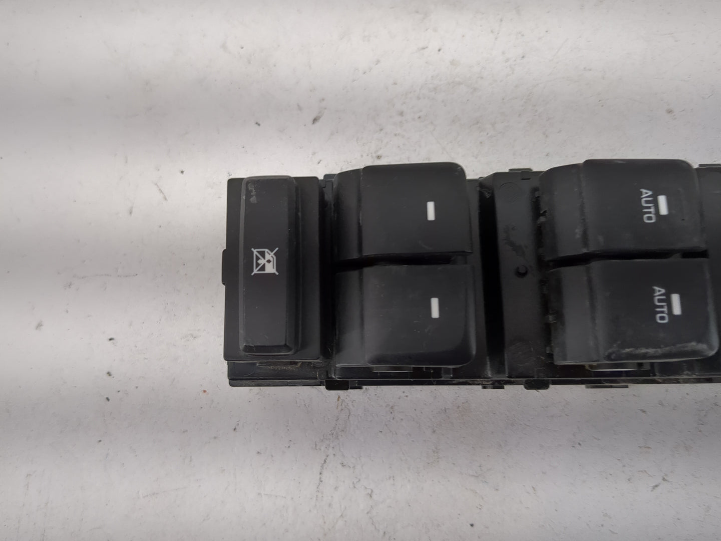2015-2019 Hyundai Sonata Master Power Window Switch Replacement Driver Side Left P/N:93570-E6200VCA Fits OEM Used Auto Parts