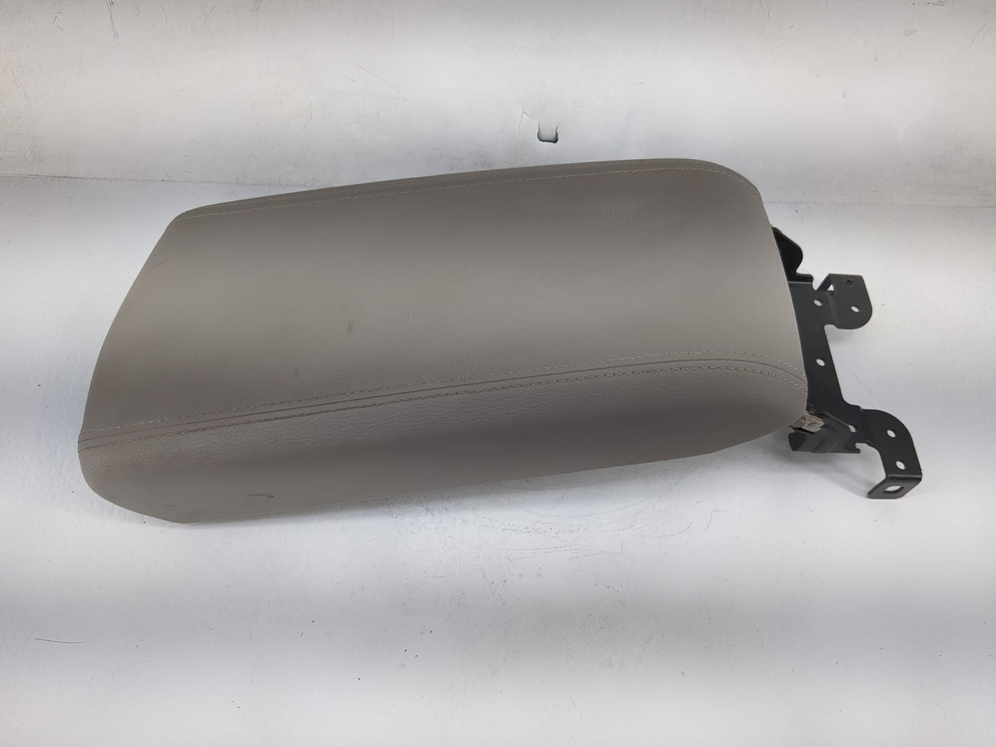 2019 Hyundai Sonata Center Console Armrest Cover Lid Fits OEM Used Auto Parts - Oemusedautoparts1.com