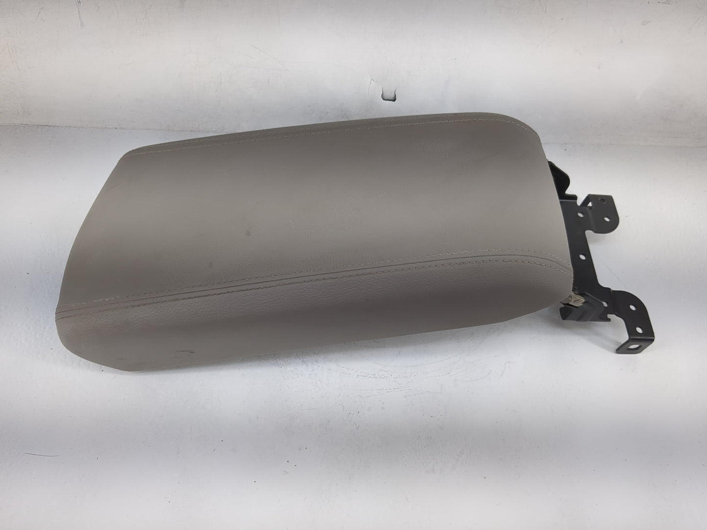 2019 Hyundai Sonata Center Console Armrest Cover Lid Fits OEM Used Auto Parts - Oemusedautoparts1.com