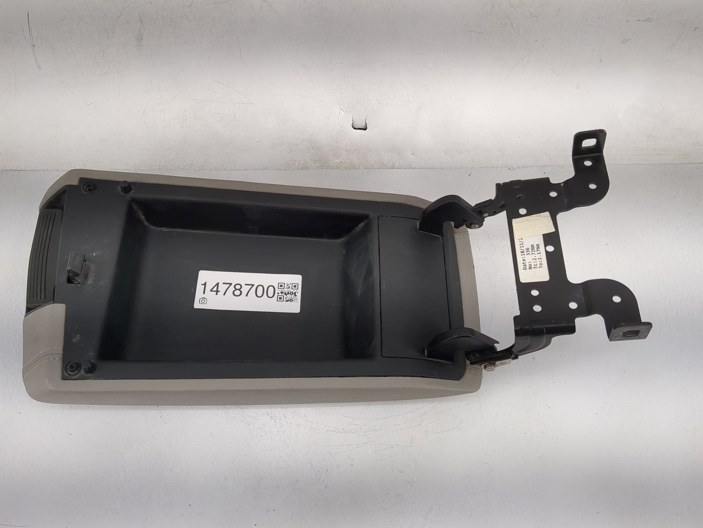 2019 Hyundai Sonata Center Console Armrest Cover Lid Fits OEM Used Auto Parts - Oemusedautoparts1.com