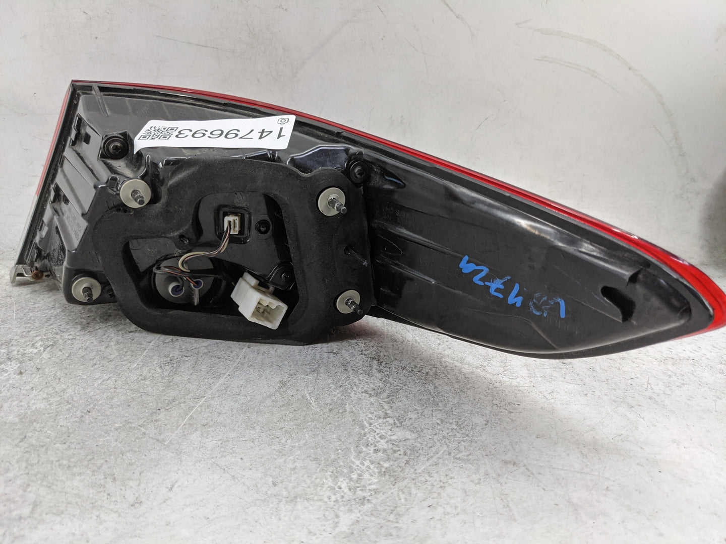 2018-2019 Hyundai Sonata Tail Light Assembly Driver Left OEM P/N:92401-C2 Fits Fits 2018 2019 OEM Used Auto Parts - Oemuseda