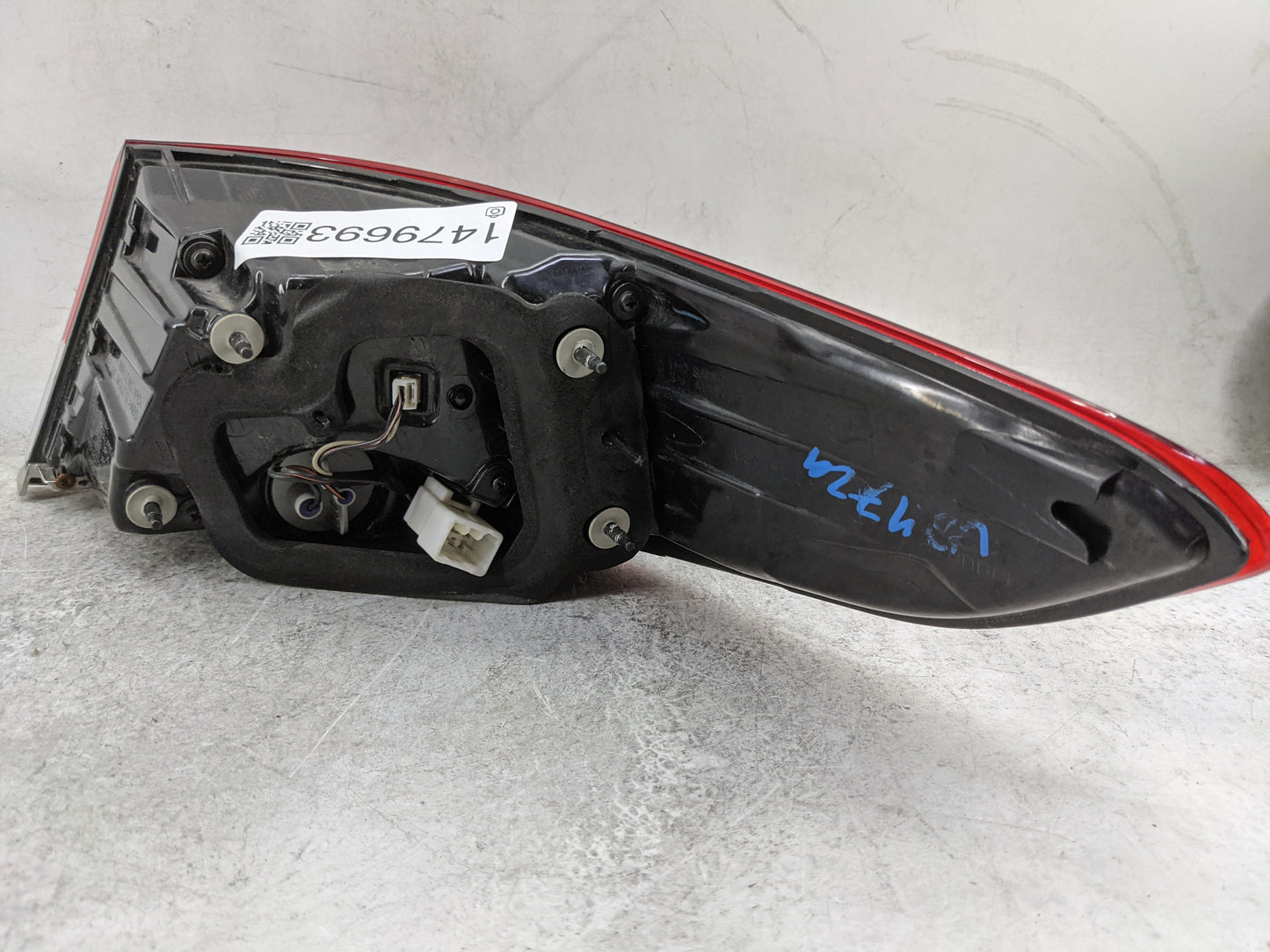 2018-2019 Hyundai Sonata Tail Light Assembly Driver Left OEM P/N:92401-C2 Fits Fits 2018 2019 OEM Used Auto Parts - Oemuseda