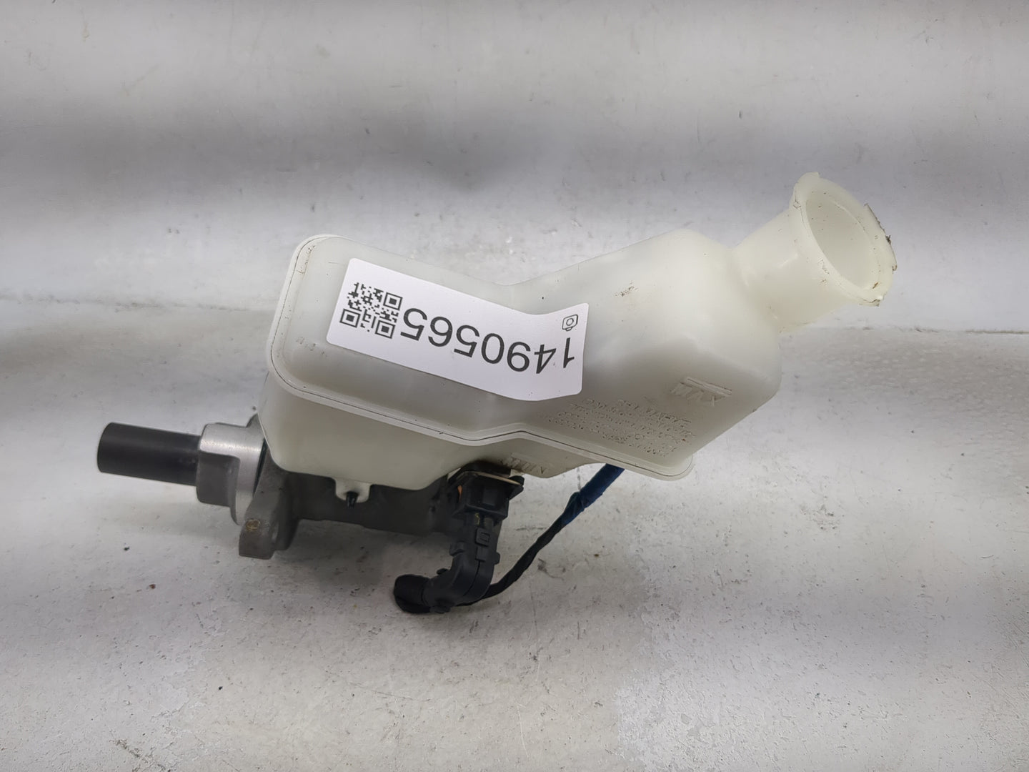 2015-2019 Hyundai Sonata Brake Master Cylinder 1490565 - Oemusedautoparts1.com