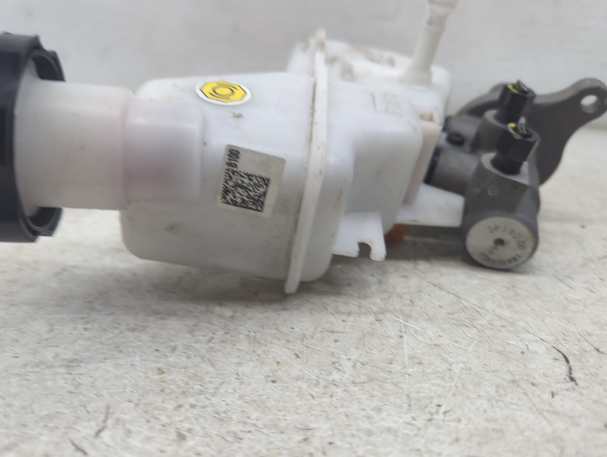 2015-2019 Hyundai Sonata Brake Master Cylinder 1498409 - Oemusedautoparts1.com