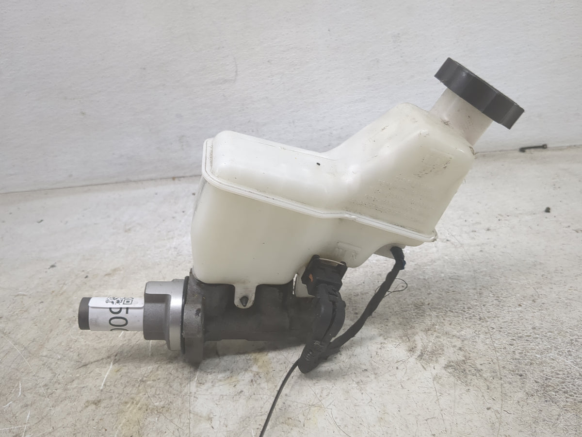 2015-2019 Hyundai Sonata Brake Master Cylinder 1500821 - Oemusedautoparts1.com
