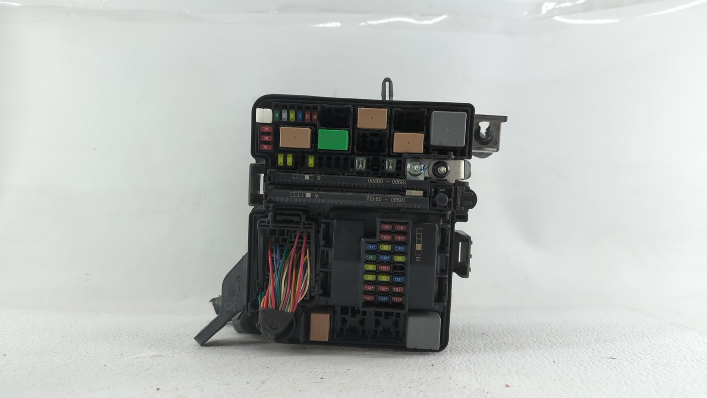 2018-2019 Hyundai Sonata Fusebox Fuse Box Panel Relay Module P/N:6423-0102-7-000 912A0-C2371LA Fits Fits 2018 2019 OEM Used 