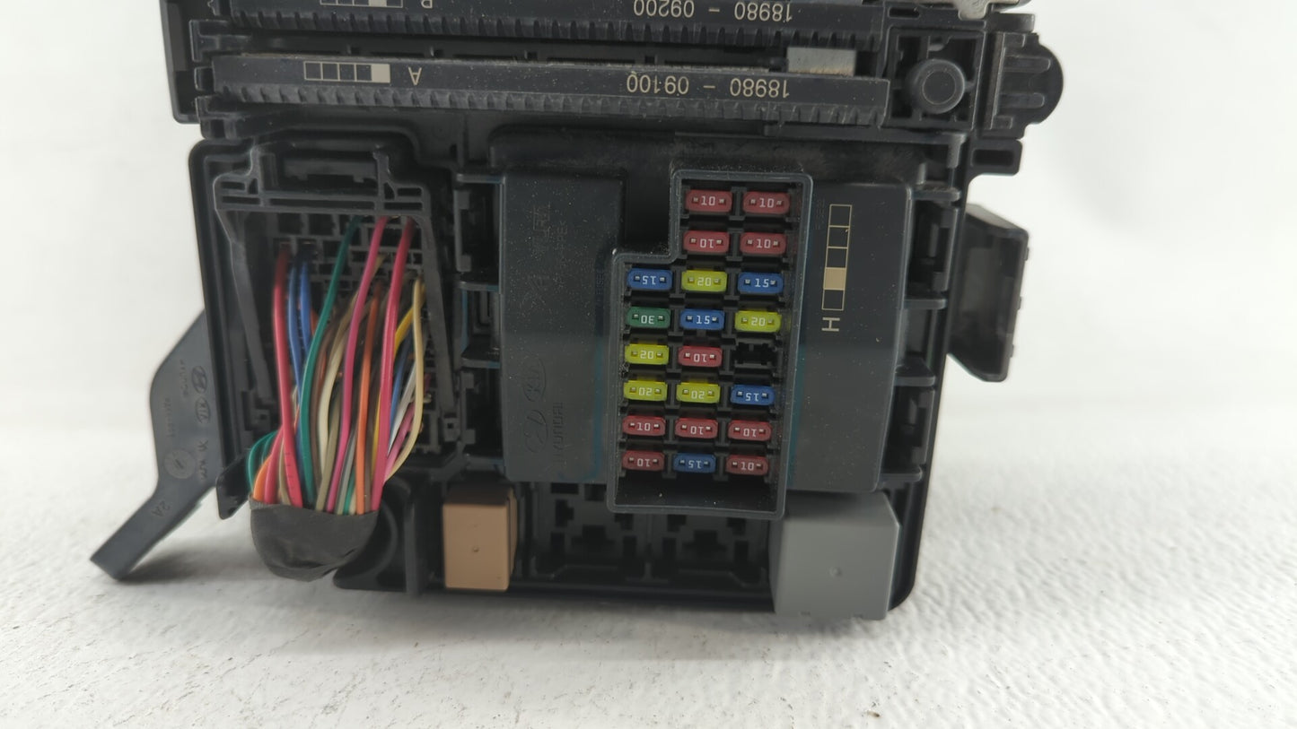 2018-2019 Hyundai Sonata Fusebox Fuse Box Panel Relay Module P/N:6423-0102-7-000 912A0-C2371LA Fits Fits 2018 2019 OEM Used 