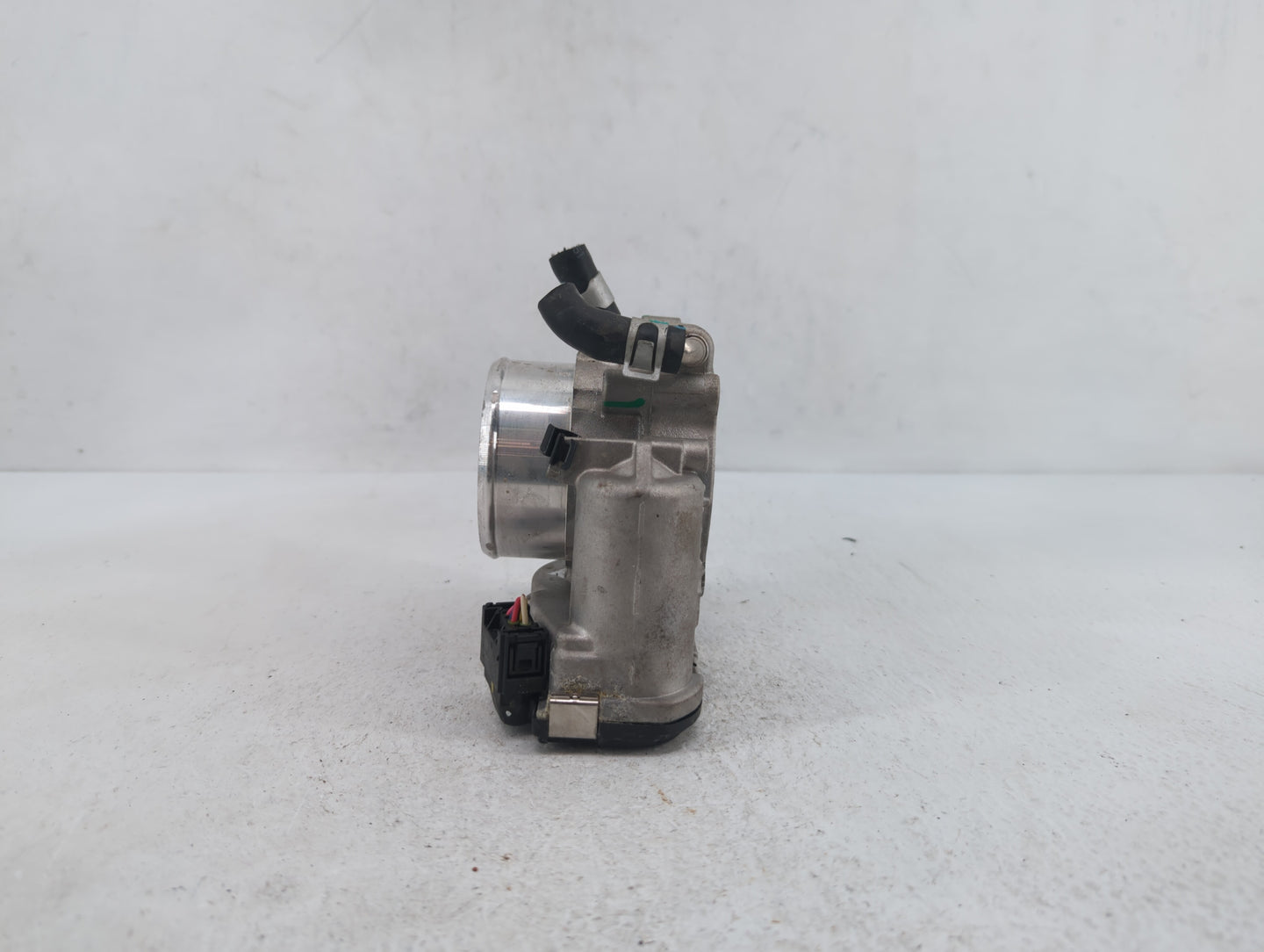 2015-2019 Hyundai Sonata Throttle Body P/N:35100-2G600 Fits Fits 2015 2016 2017 2018 2019 OEM Used Auto Parts - Oemusedautop