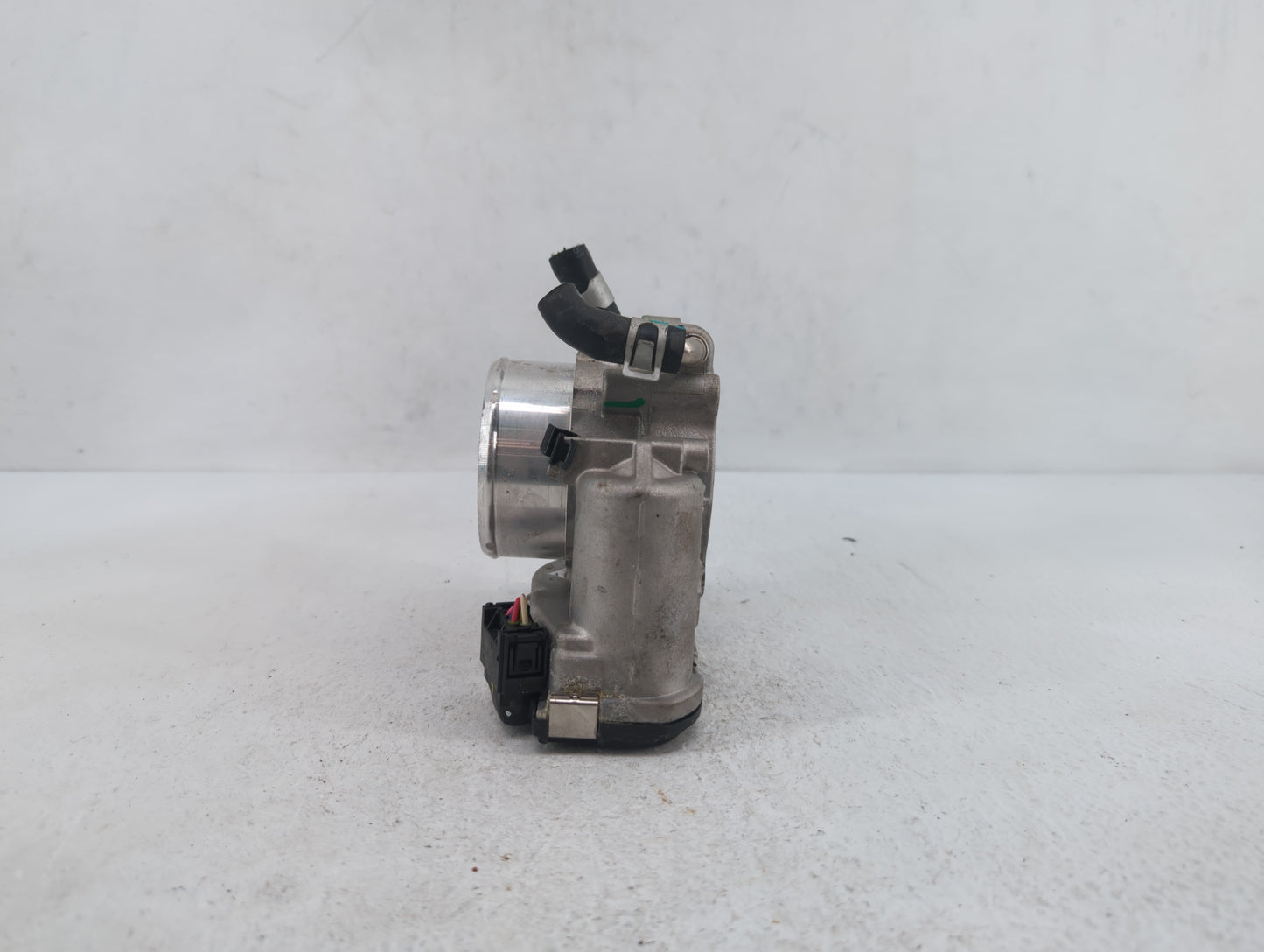 2015-2019 Hyundai Sonata Throttle Body P/N:35100-2G600 Fits Fits 2015 2016 2017 2018 2019 OEM Used Auto Parts - Oemusedautop