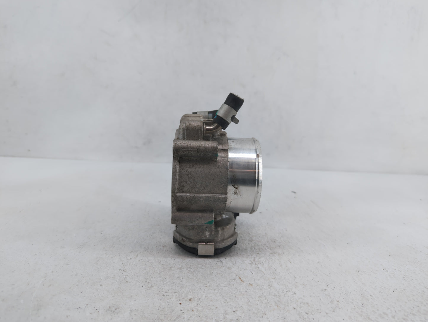 2015-2019 Hyundai Sonata Throttle Body P/N:35100-2G600 Fits Fits 2015 2016 2017 2018 2019 OEM Used Auto Parts - Oemusedautop