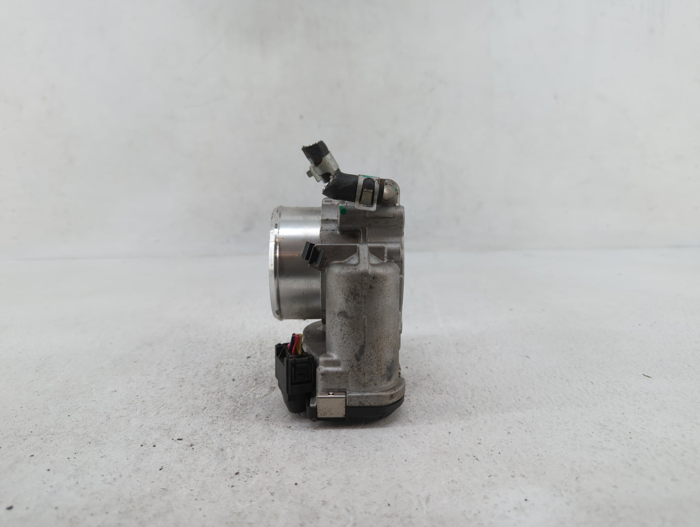 2015-2019 Hyundai Sonata Throttle Body P/N:35100-2G600 Fits Fits 2015 2016 2017 2018 2019 OEM Used Auto Parts - Oemusedautop